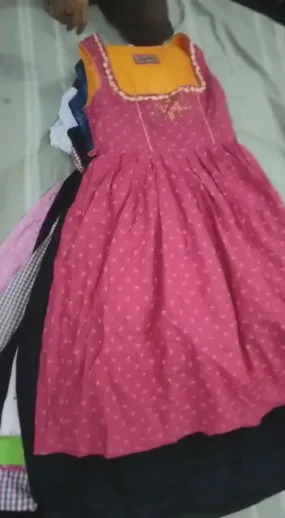 Fleek Credit: Australian Dress 100 Piece Bundle